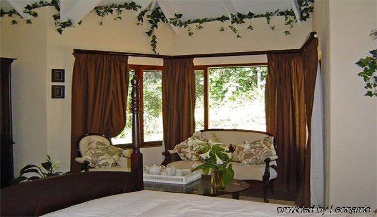 Forest Creek Lodge & Spa Дълстроом Стая снимка
