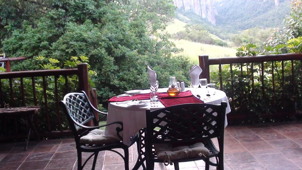 Forest Creek Lodge & Spa Дълстроом Екстериор снимка